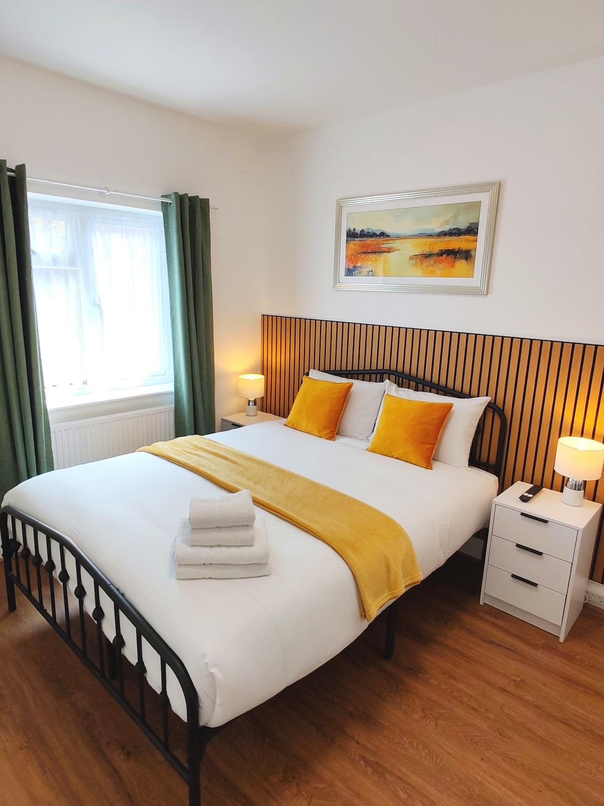 Pet Friendly 2-Bed Flat | Free Parking | Central1
