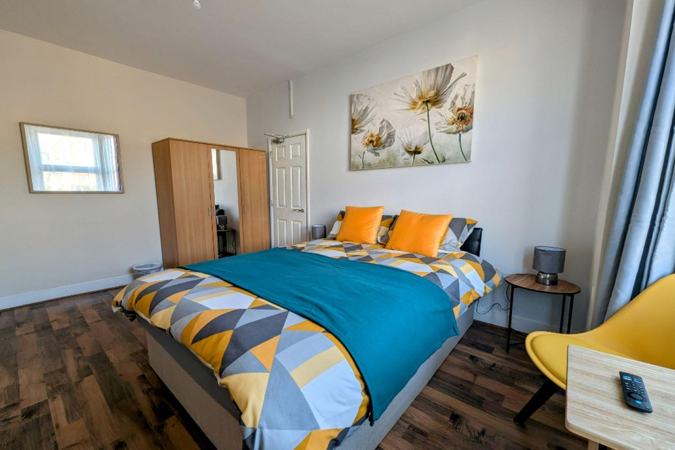 Spacious Studio with Private Kitchen and Bathroom2